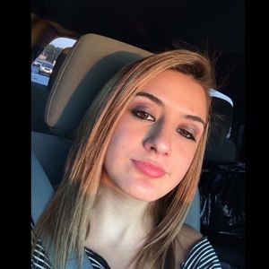 Meet your Posher, Carly